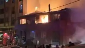 Gaziosmanpaşa'da Şok Eden Yangın! İki Bina Küller İçinde Kaldı
