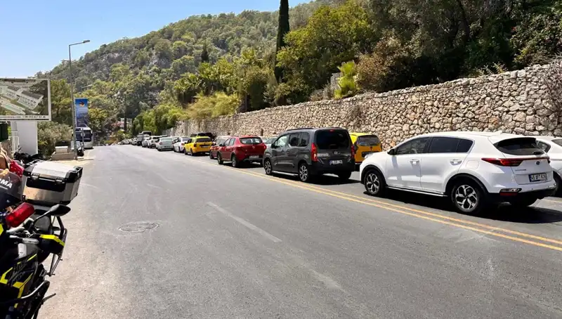 Fethiye-Ölüdeniz Yolunda Tatilciler İçin Üç Kilometrelik Cumhuriyet Kuyrukları