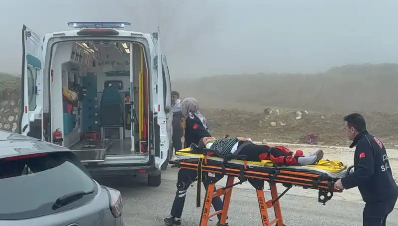 Düzce'de Yoğun Sis Sebebiyle Feci Trafik Kazası: 6 Yaralı