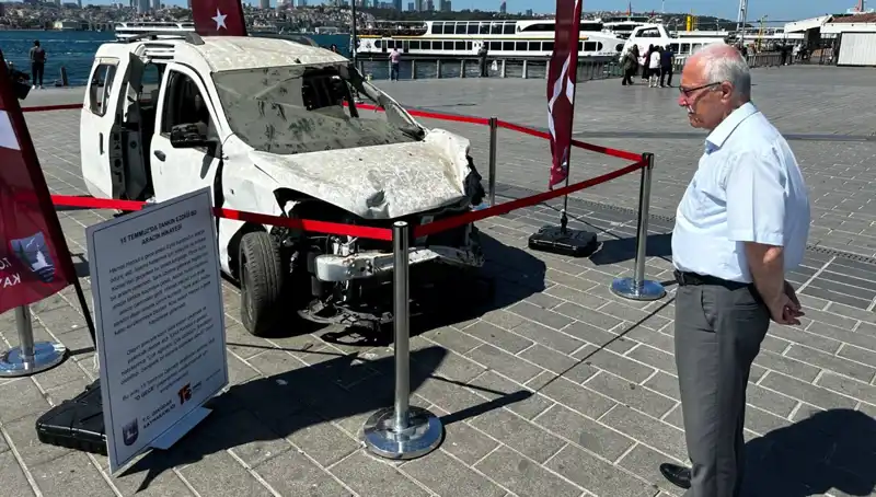 15 Temmuz Darbe Girişiminin İzleri: Tankların Ezdiği Otomobiller Sergisi Açıldı