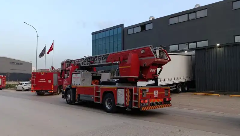 İnegöl'de Fabrika Yangını: Korku Dolu Anlar ve Maddi Hasar