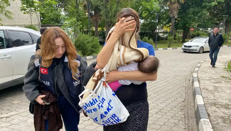 Evlerden Hırsızlık Yapan Kadın, Güvenlik Kameralarının Baş Belası Oldu