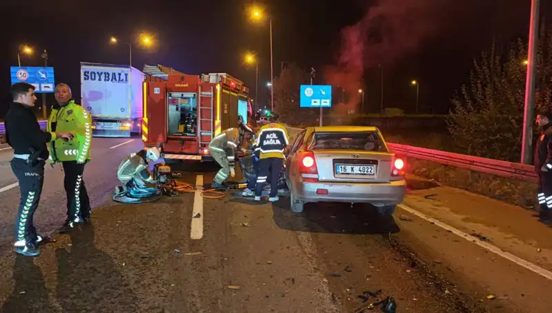 Kamyona Arkadan Çarpan Sürücü Hastanede Hayat Mücadelesi Veriyor