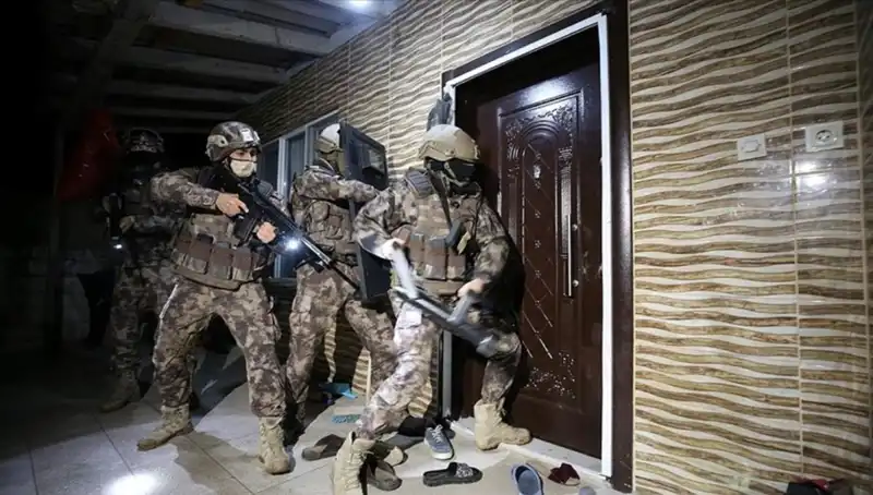 6 Suç Örgütüne Ağır Darbe: 158 Şüpheli Tek Tek Yakalandı!