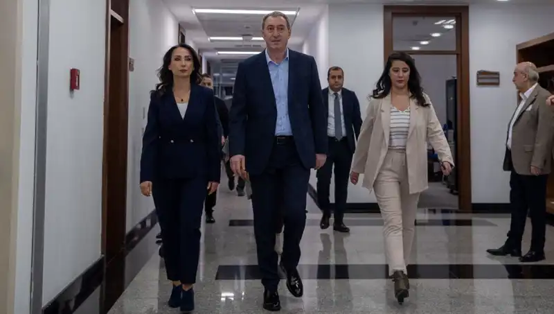 DEM Parti Heyetinin Siyasi Parti Turu: Kritik Görüşmeler Arkadaşı Olacak mı?