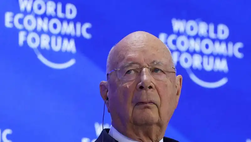Davos’ta Gösteri: İfşacının Mektubu Küresel Zirveye Damga Vurdu