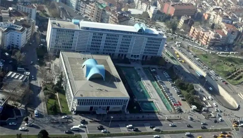 İBB Soruşturmasında Gündem: Enderun WhatsApp Grubu Mesajları Ne Söylüyor?