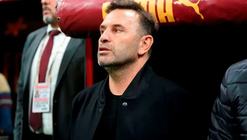 Galatasaray'da Okan Buruk'tan Şaşırtan Değişiklik: İki Yıldız İsim Takımda Kaldı mı?