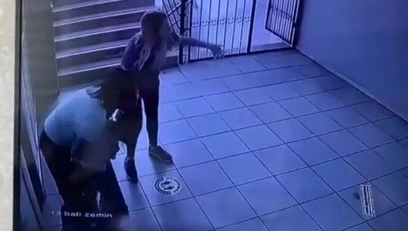 Okulda Öğretmenin Heimlich Manevrasıyla Hayat Kurtarıldı