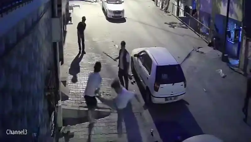 Başakşehir'de Taşlı Sopalı Kavga: Mahalle Sakinleri Korku İçinde!