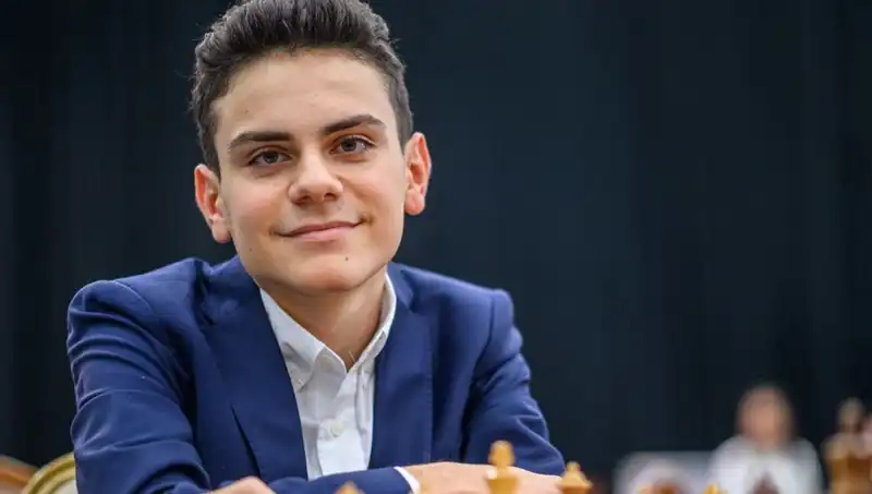 17 Yaşında Tarih Yazdı: Genç Türk Sporcu Dünya Şampiyonunu Yendi!