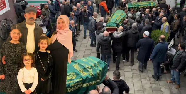 Strasbourg’da Hayatını Kaybeden Kız Kardeşlere Rize’de Duygusal Veda