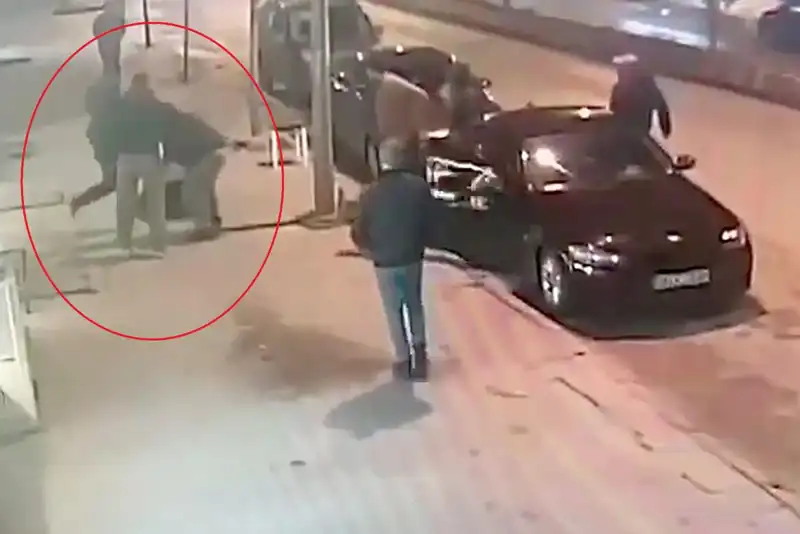 Bacak Kıran Park Yeri Kavgası: Saldırıya Uğrayan Üç Kişi Hastaneye Sevk Edildi