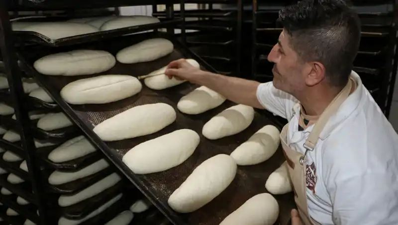 45 Derecelik Sıcakta 250 Derecelik Fırınların Önünde Zorlu Mesai